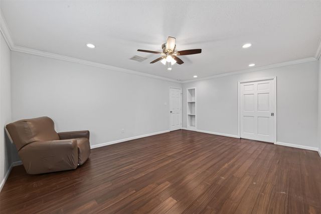 11811 Beverly Drive, Houston, TX 77065