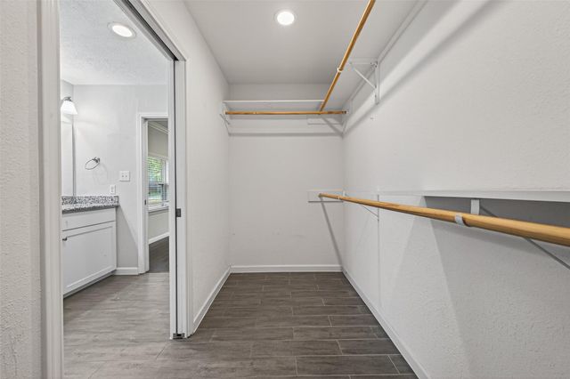 11811 Beverly Drive, Houston, TX 77065