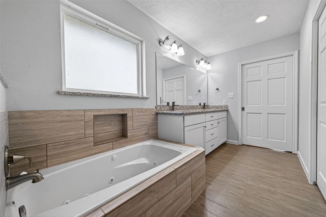 11811 Beverly Drive, Houston, TX 77065