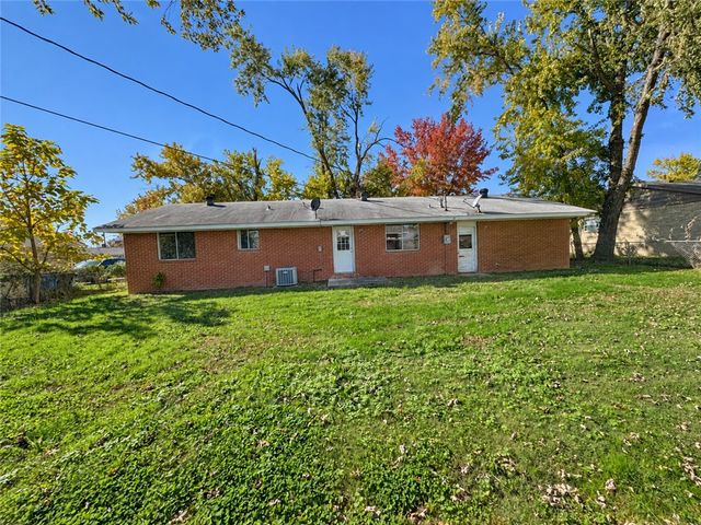 811 N 15th Street, Rogers, AR 72756