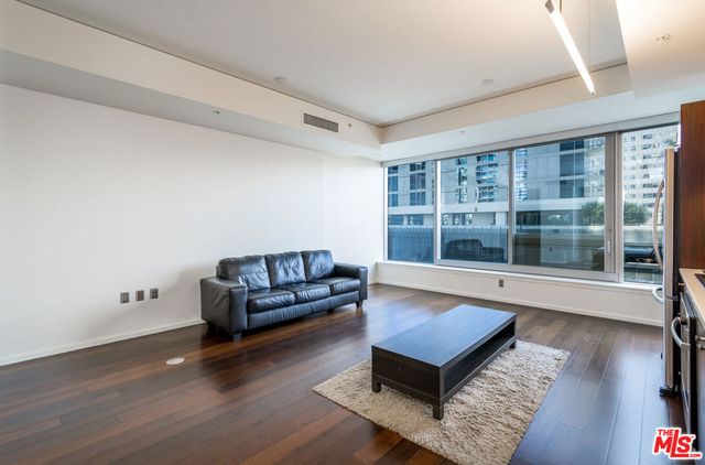 1155 S Grand Avenue 713, Los Angeles, CA 90015