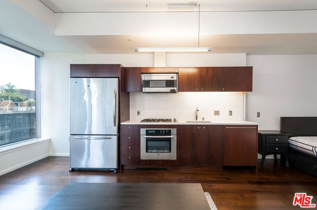 1155 S Grand Avenue 713, Los Angeles, CA 90015