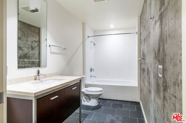 1155 S Grand Avenue 713, Los Angeles, CA 90015