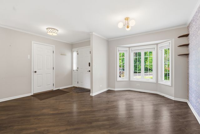 368 Hiawatha Drive, Lake In The Hills, IL 60156