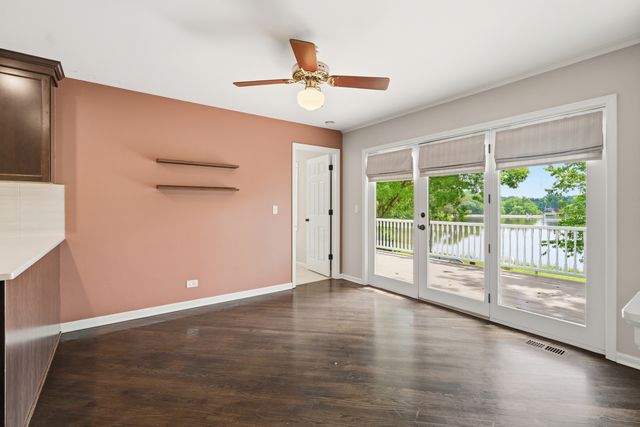 368 Hiawatha Drive, Lake In The Hills, IL 60156