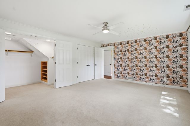 368 Hiawatha Drive, Lake In The Hills, IL 60156