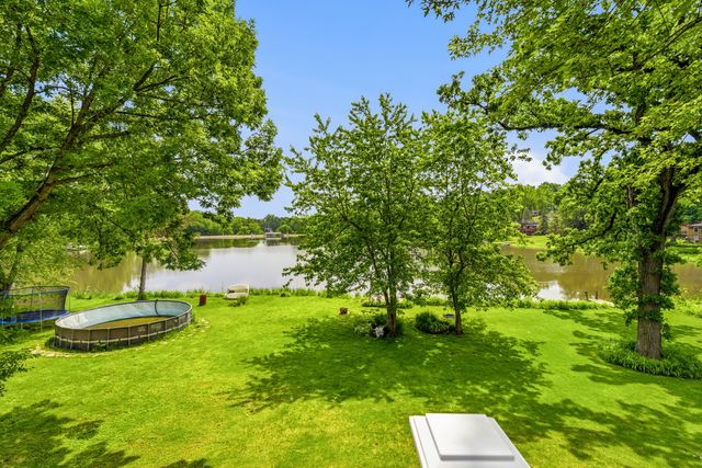 368 Hiawatha Drive, Lake In The Hills, IL 60156
