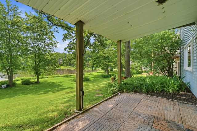 368 Hiawatha Drive, Lake In The Hills, IL 60156