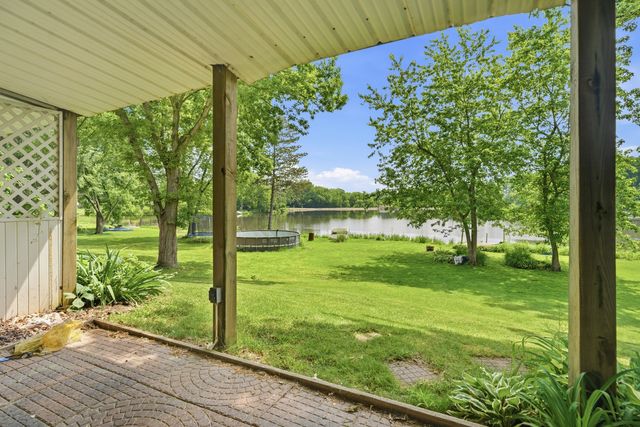 368 Hiawatha Drive, Lake In The Hills, IL 60156