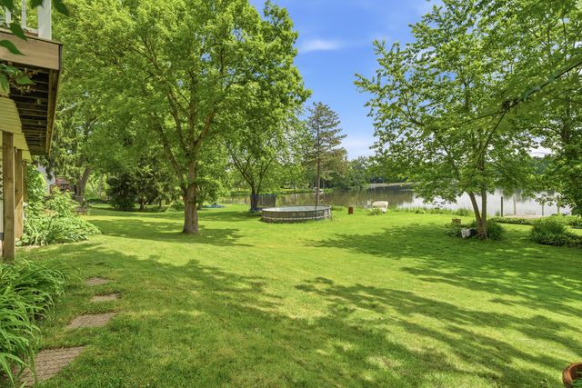 368 Hiawatha Drive, Lake In The Hills, IL 60156