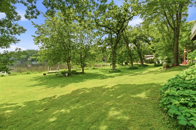 368 Hiawatha Drive, Lake In The Hills, IL 60156