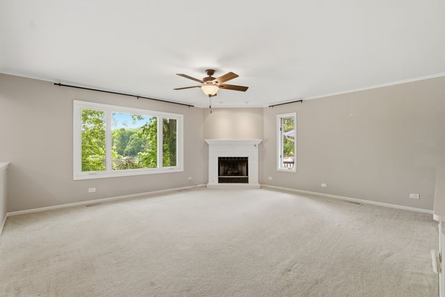 368 Hiawatha Drive, Lake In The Hills, IL 60156