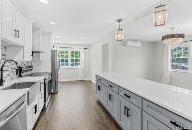 42 Norwood Road, Northport, NY 11768