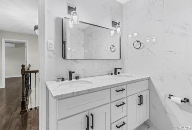 42 Norwood Road, Northport, NY 11768