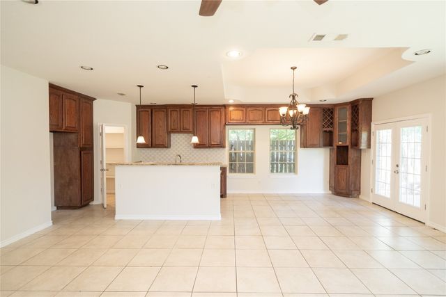 305 E Fogg Street, Fort Worth, TX 76110