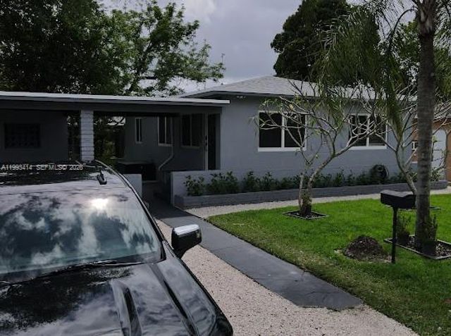 266 NE 162nd St, Miami, FL 33162