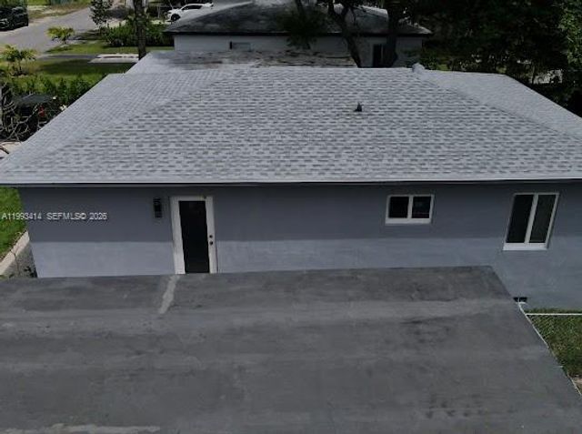 266 NE 162nd St, Miami, FL 33162