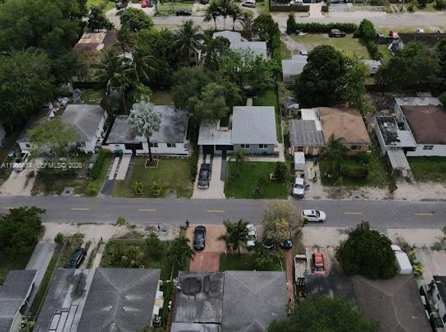 266 NE 162nd St, Miami, FL 33162