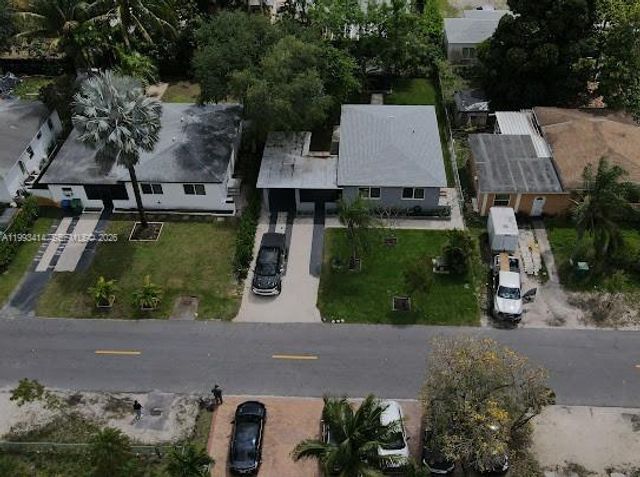 266 NE 162nd St, Miami, FL 33162