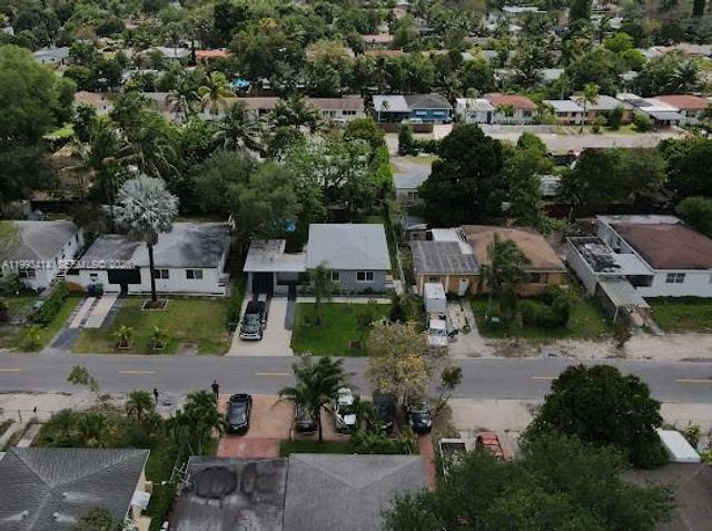 266 NE 162nd St, Miami, FL 33162