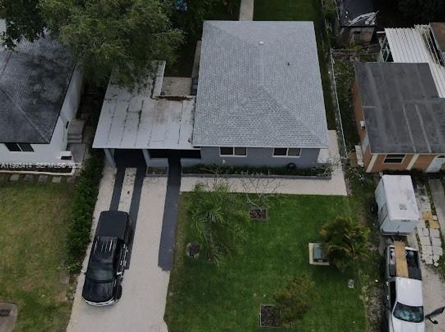 266 NE 162nd St, Miami, FL 33162