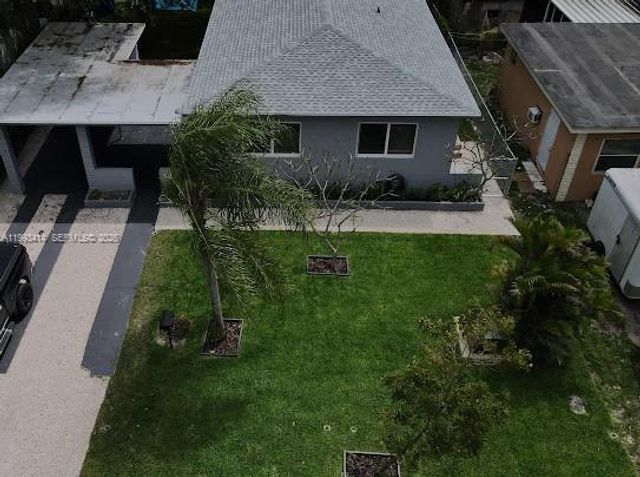 266 NE 162nd St, Miami, FL 33162