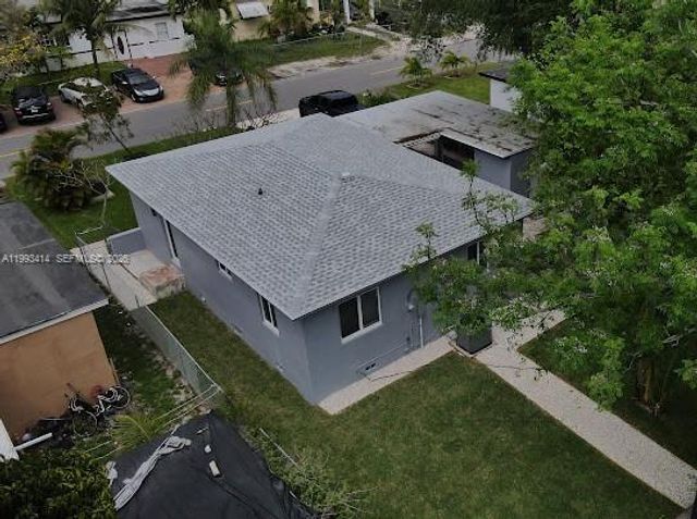 266 NE 162nd St, Miami, FL 33162