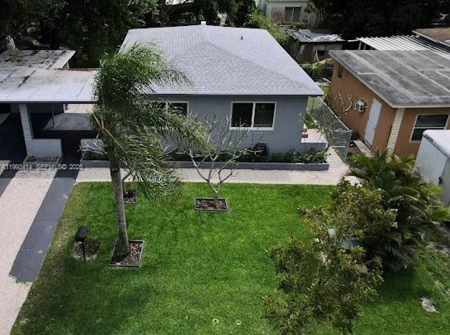 266 NE 162nd St, Miami, FL 33162