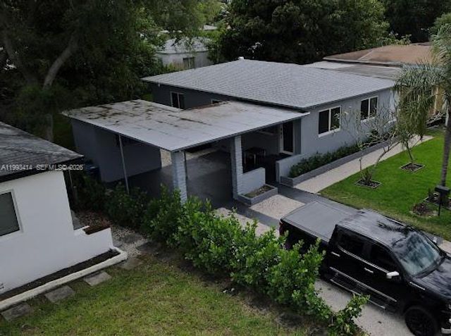 266 NE 162nd St, Miami, FL 33162