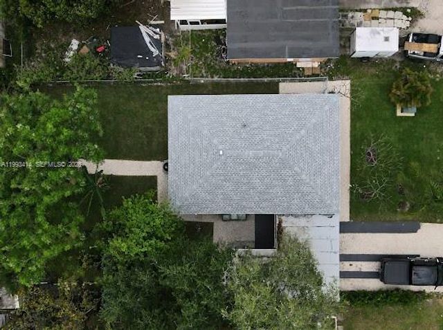 266 NE 162nd St, Miami, FL 33162