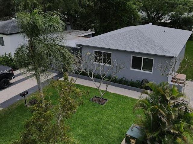 266 NE 162nd St, Miami, FL 33162