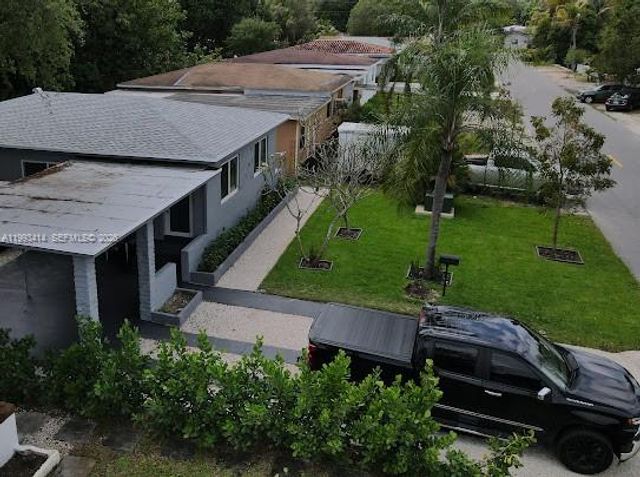 266 NE 162nd St, Miami, FL 33162