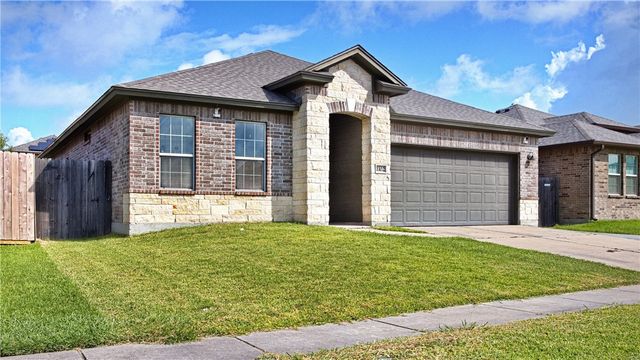 1102 Pasadena St, Portland, TX 78374