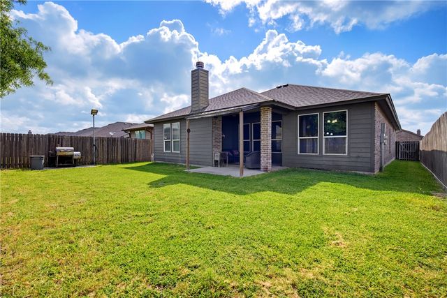 1102 Pasadena St, Portland, TX 78374