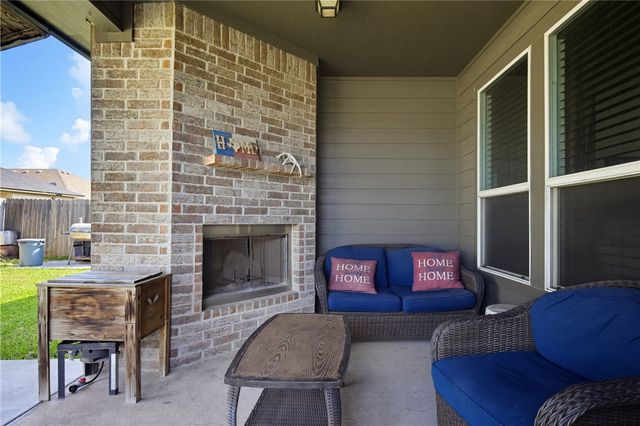 1102 Pasadena St, Portland, TX 78374
