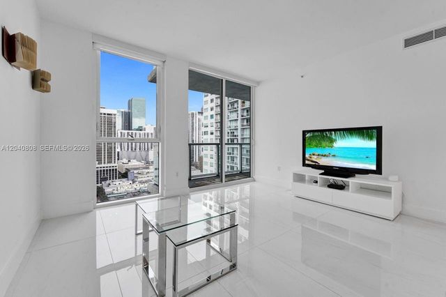 244 Biscayne Blvd 2005, Miami, FL 33132