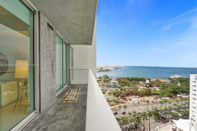 244 Biscayne Blvd 2005, Miami, FL 33132