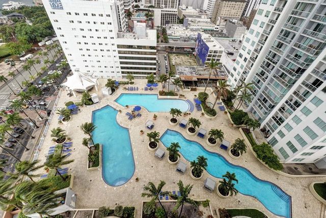 244 Biscayne Blvd 2005, Miami, FL 33132