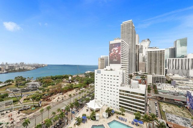 244 Biscayne Blvd 2005, Miami, FL 33132