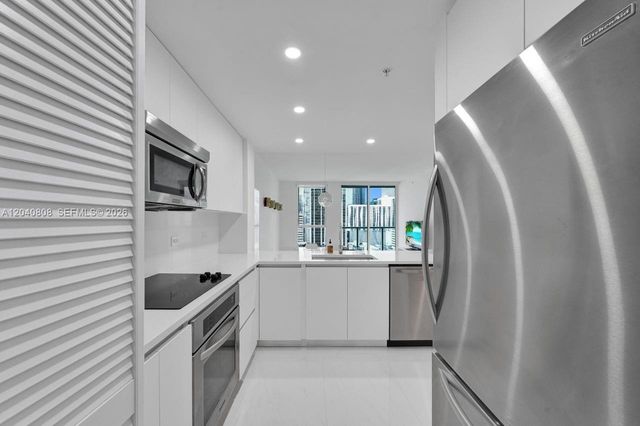 244 Biscayne Blvd 2005, Miami, FL 33132