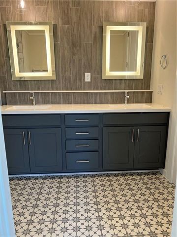 12001 Vista Parke DR SW 204, Austin, TX 78726