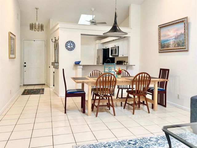 10975 Dolphin Palm Court B, Boynton Beach, FL 33437