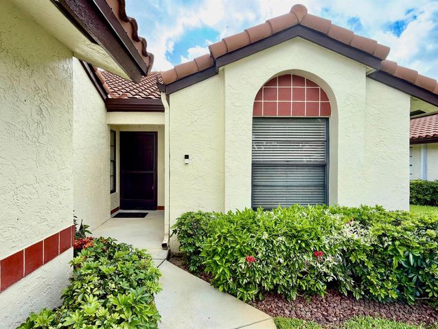 10975 Dolphin Palm Court B, Boynton Beach, FL 33437