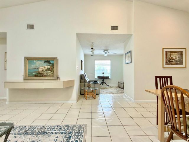 10975 Dolphin Palm Court B, Boynton Beach, FL 33437