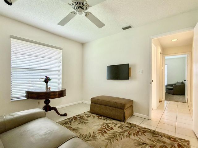 10975 Dolphin Palm Court B, Boynton Beach, FL 33437