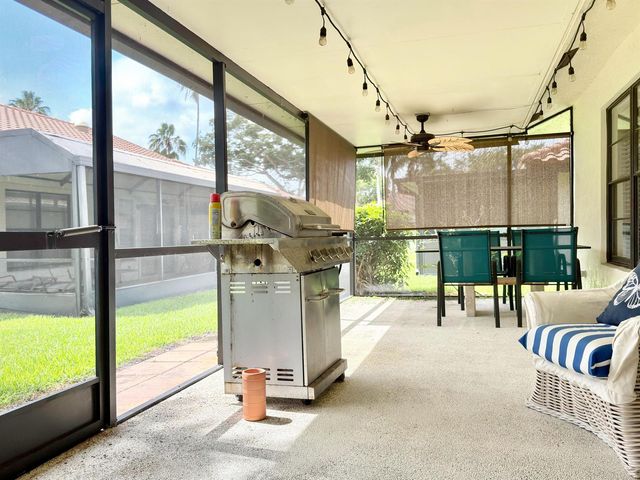 10975 Dolphin Palm Court B, Boynton Beach, FL 33437