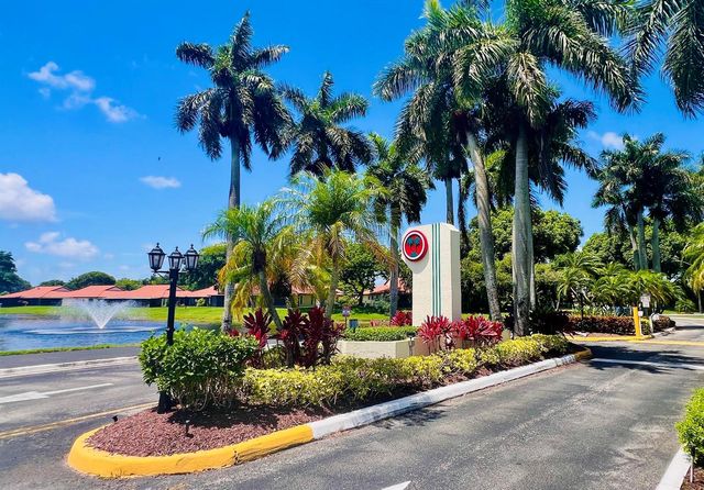 10975 Dolphin Palm Court B, Boynton Beach, FL 33437