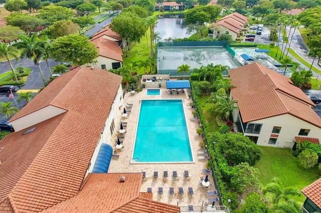 10975 Dolphin Palm Court B, Boynton Beach, FL 33437
