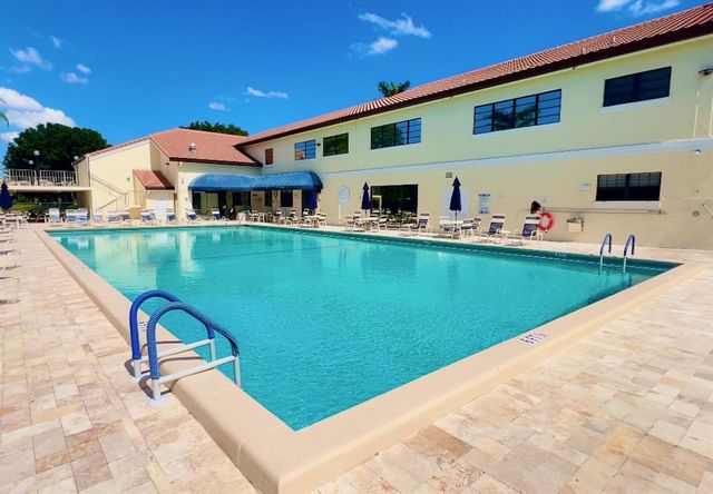 10975 Dolphin Palm Court B, Boynton Beach, FL 33437