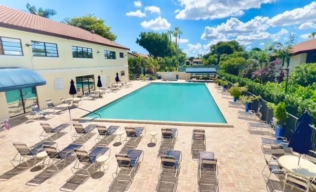 10975 Dolphin Palm Court B, Boynton Beach, FL 33437